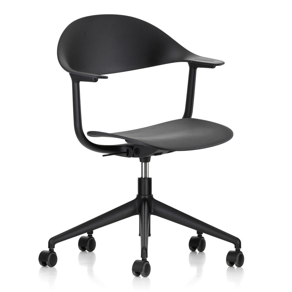 Mynt Chair Plastic | Basic Darkwith 5 Star Black Plastic Base