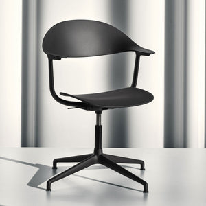 Mynt Chair Plastic | Basic Darkwith 4 Star Deep Black Base