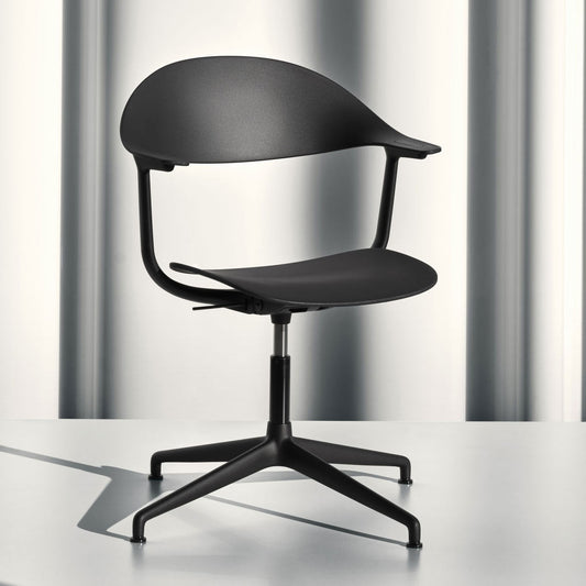 Mynt Chair Plastic | Basic Darkwith 4 Star Deep Black Base