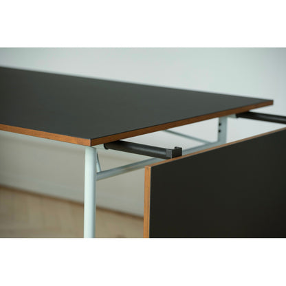 Nyhavn Dining Table Extendable | Walnut with Black Linoleum Top
