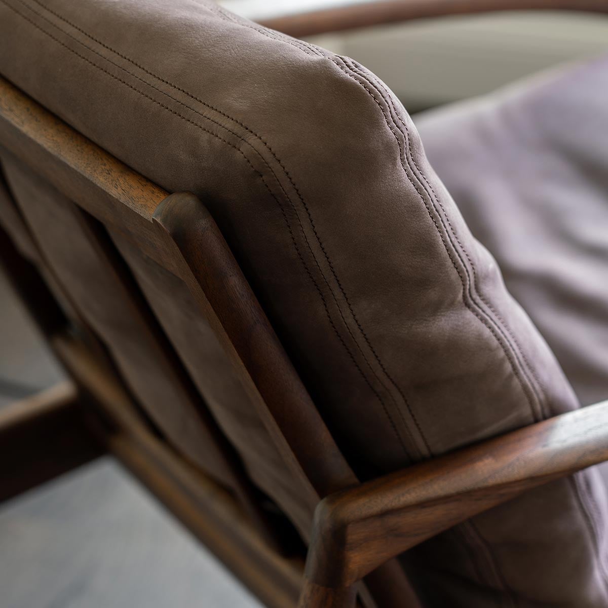 Paperknife Lounge Chair | Dark Brown Matt Leather L4SO-DU21001