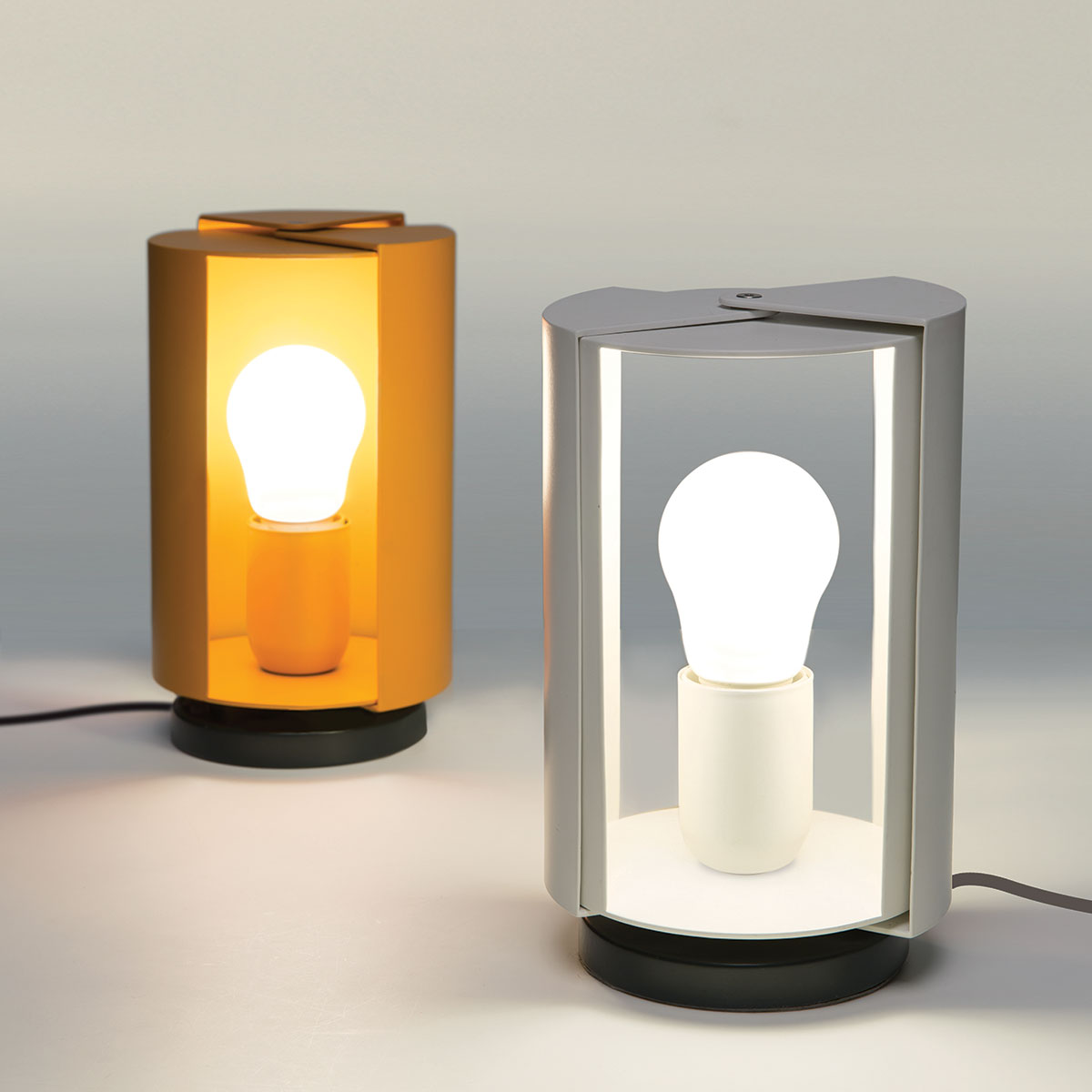 Pivotante A Poser Lamp | Yellow