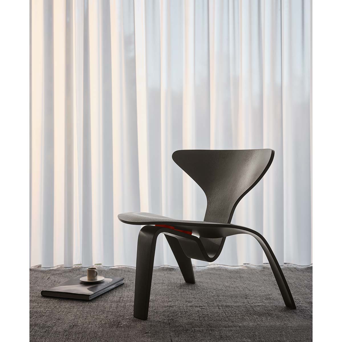 PK0 A Lounge Chair | Black Coloured Ash Veneer