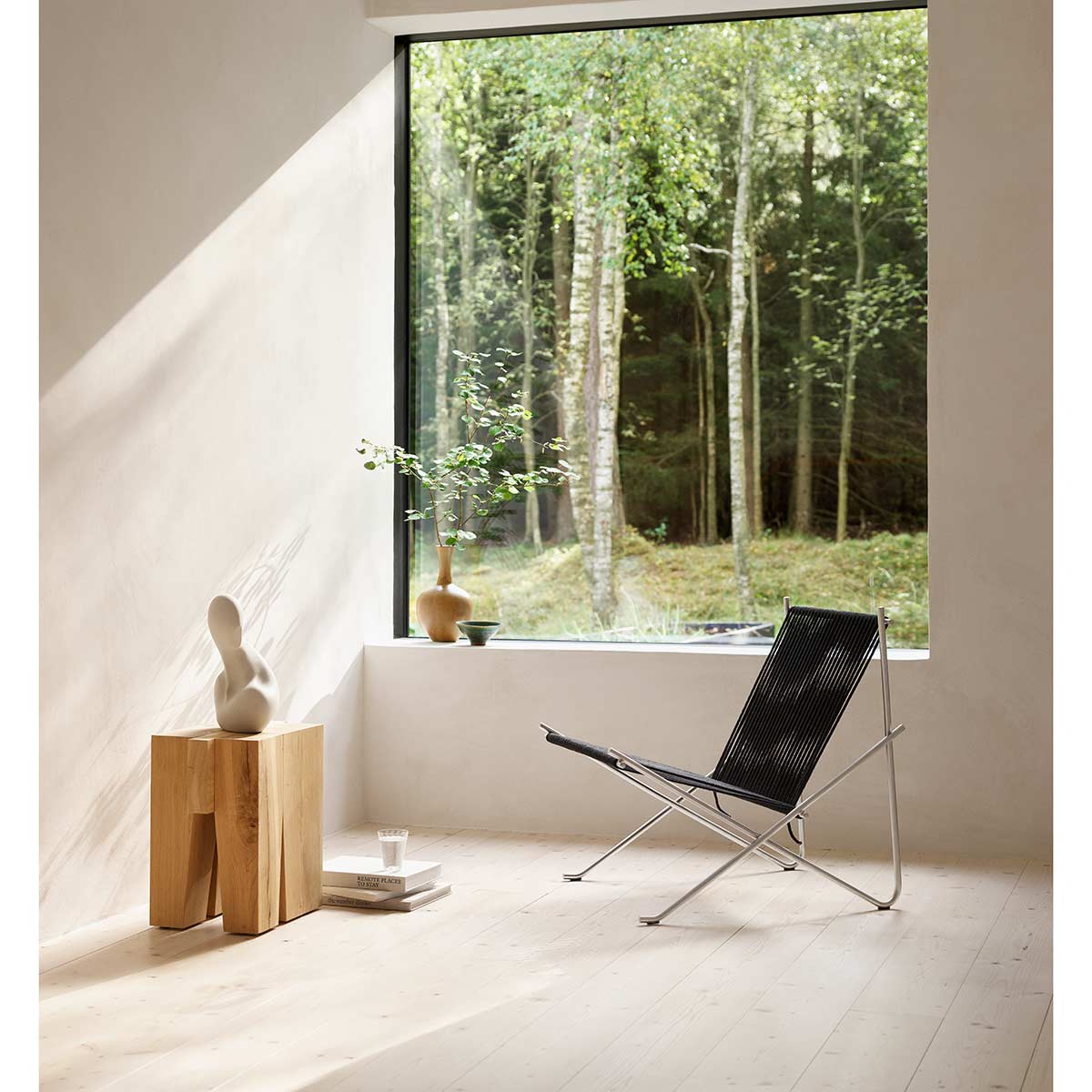 PK4 Lounge Chair | Black Halyard Seat with Stainless Steel Frame