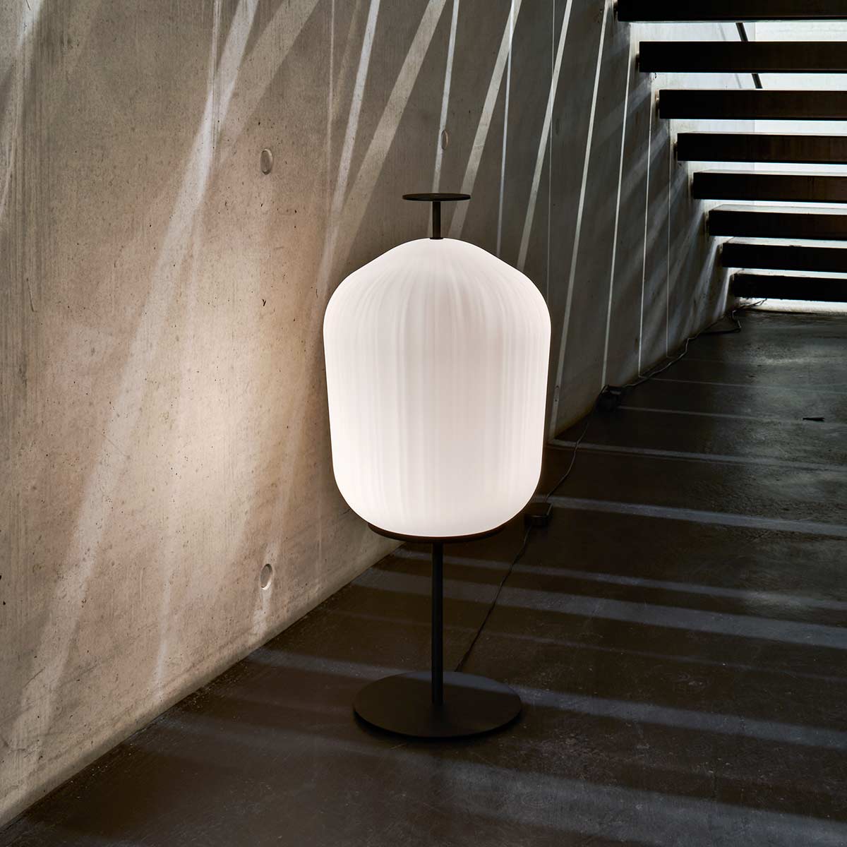 Plissee Floor Lamp | Black Frame