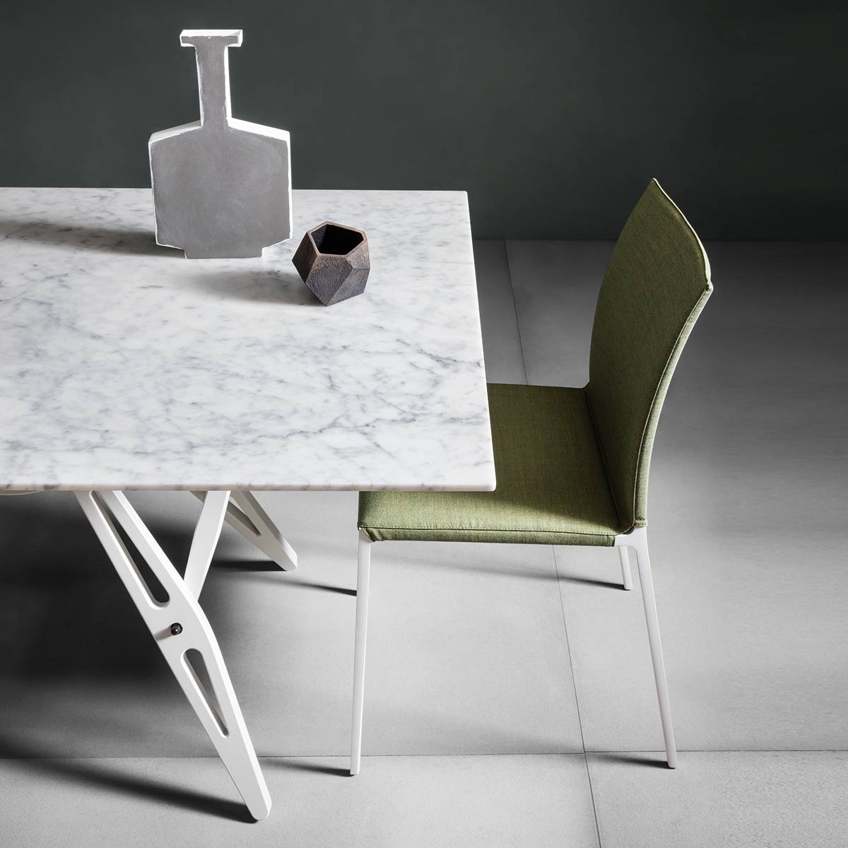 Reale Table | White Lacquered Oak Frame