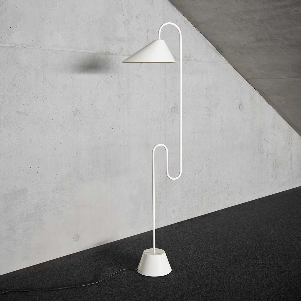 Eileen Gray Roattino Floor Lamp | White Lacquered Steel