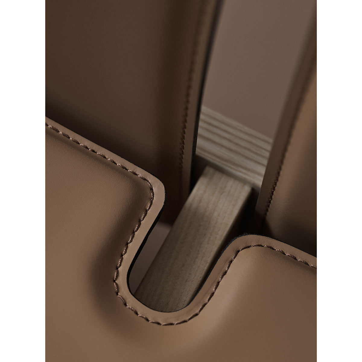 Scarpa 925 Lounge Chair | Naturale Saddle Leather Upholstery