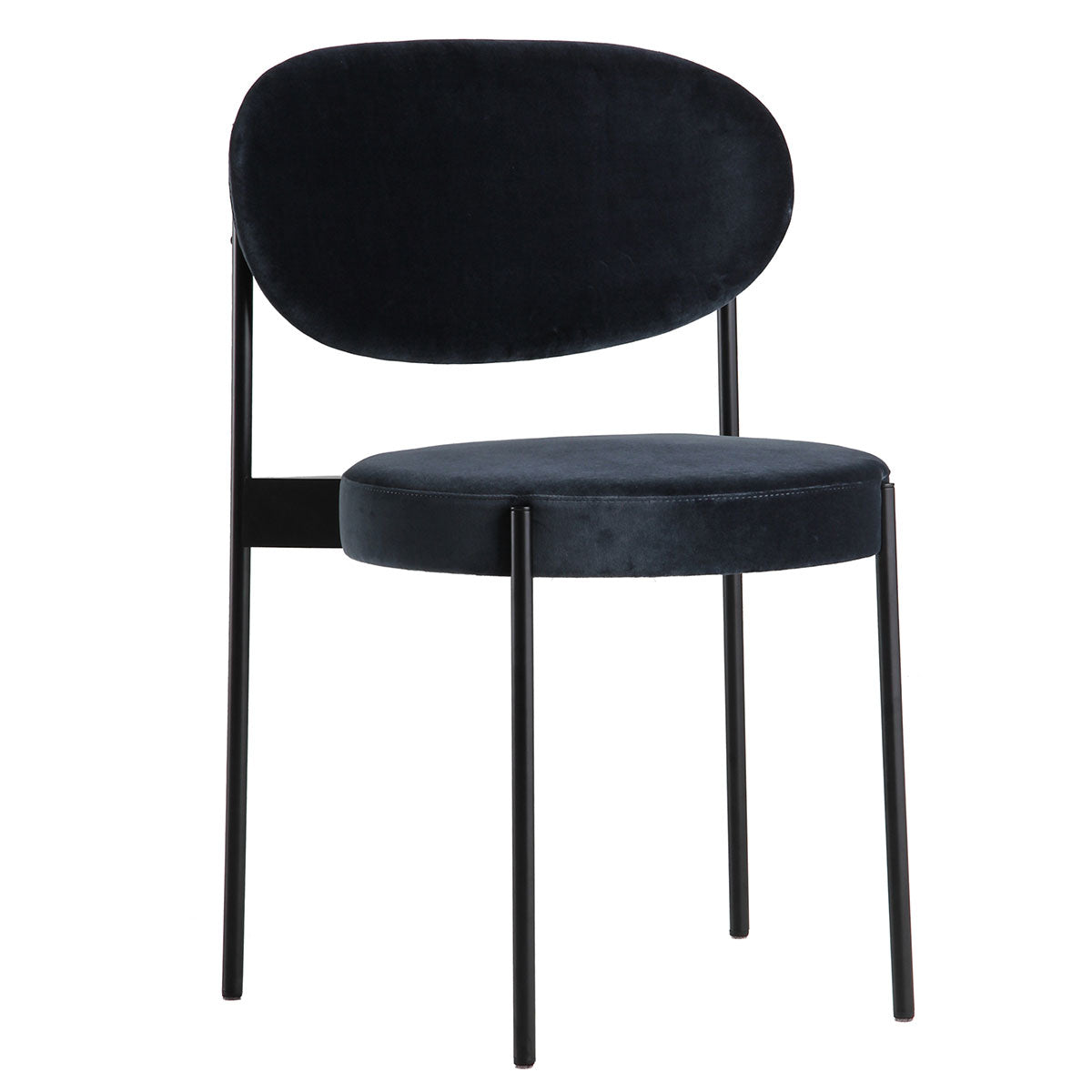 Series 430 Chair | Hallingdal 180 Smoke Fabric