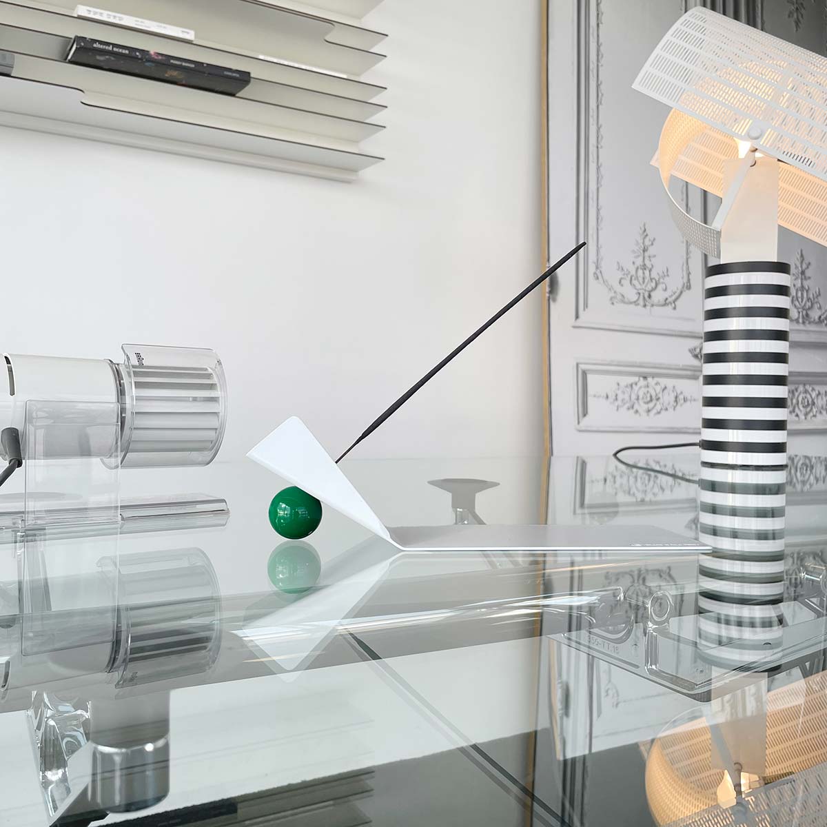 Shape of Flying Incense Holder | White with Green Ball