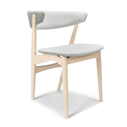 Sibast No 7 Dining Chair | Light Grey 123 Remix Seat