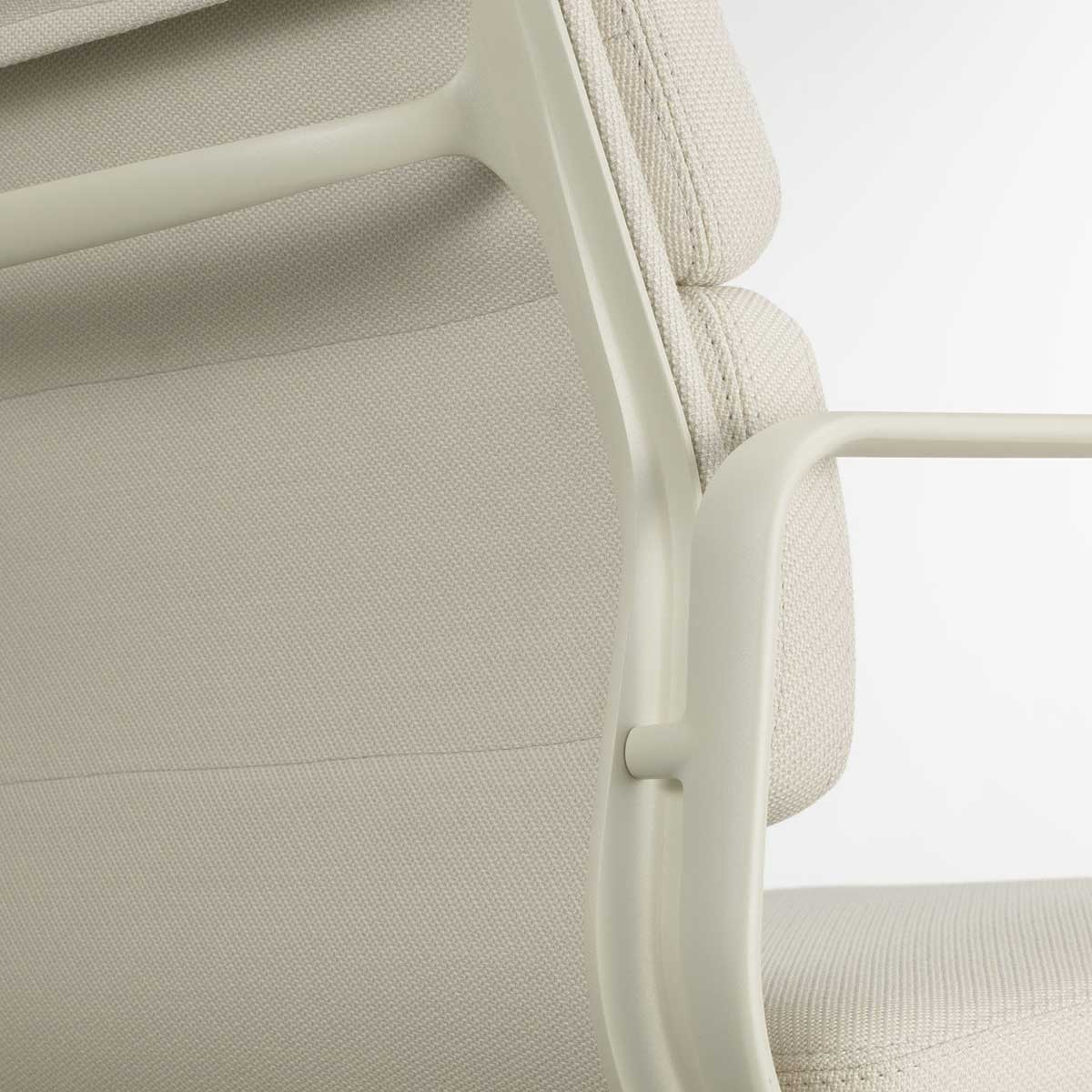 Soft Pad EA 208 Swivel Chair | Track 02 Light Grey Cream Upholstery