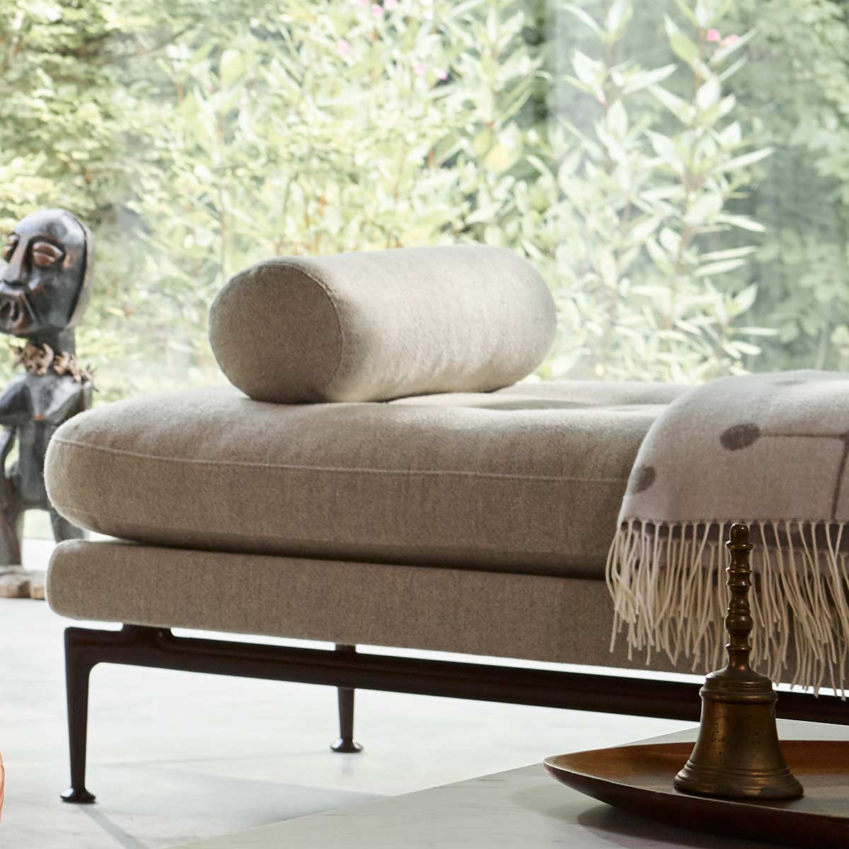 Suita Daybed Tufted | Iroko 03 Sand Upholstery