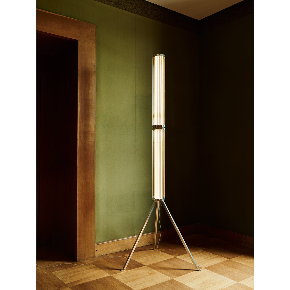 Superwire Floor Lamp | Polished Aluminium