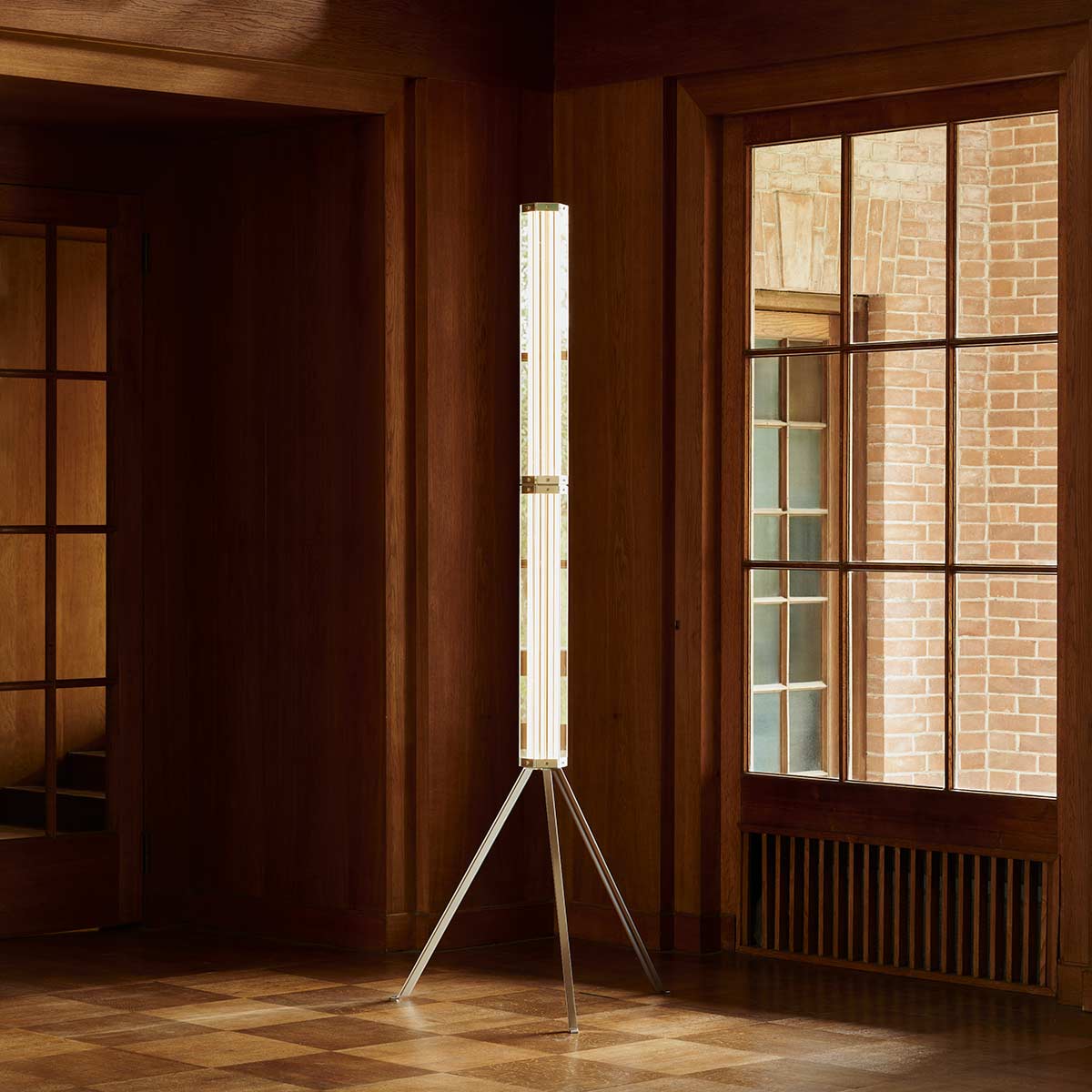 Superwire Floor Lamp | Polished Aluminium