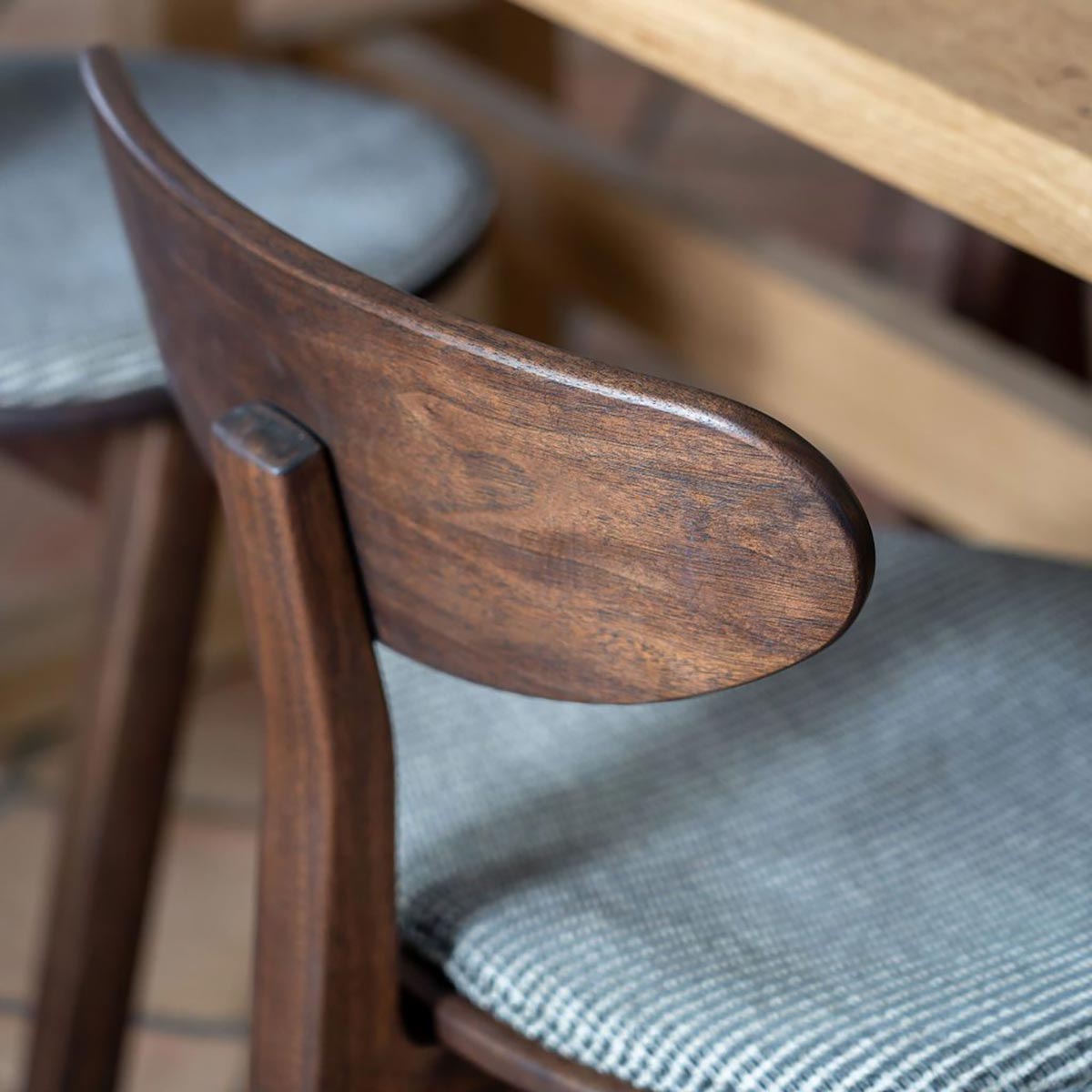Tsumuji Dining Chair | Ebony Walnut Frame