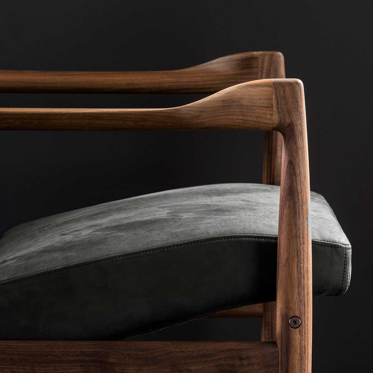 Uni Rest Lounge Chair | Anthracite Leather L4SO-DU21003