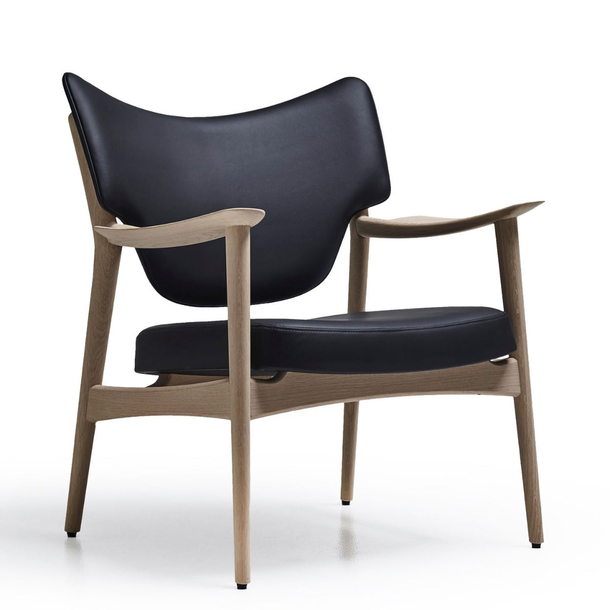 Veng Lounge Chair | Black Leather Seat and Back