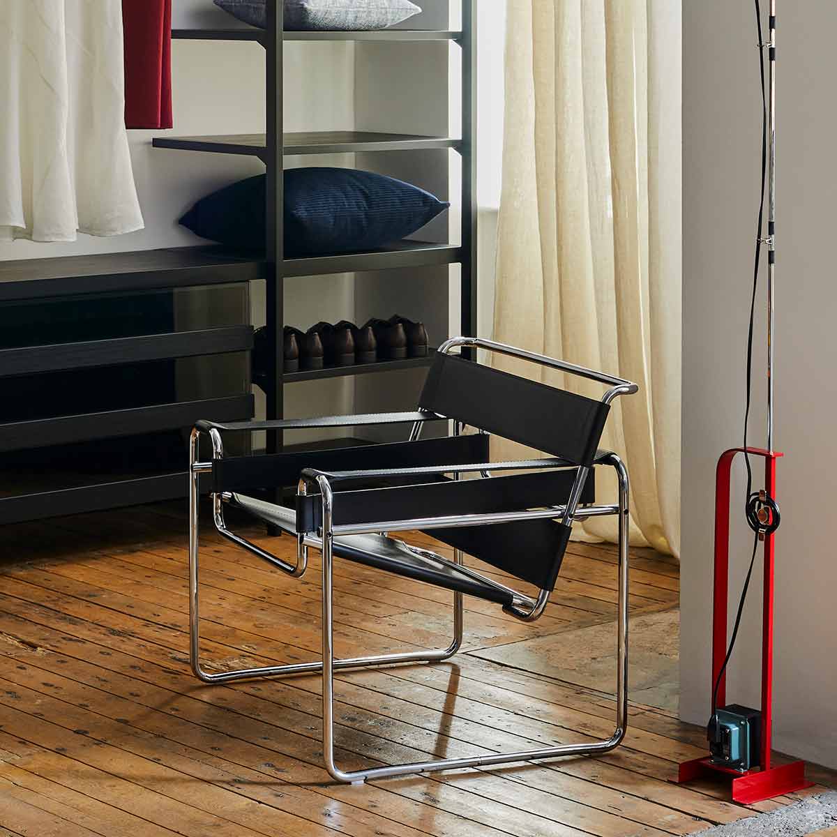 Wassily Lounge Chair | Black Belting Leather BLK