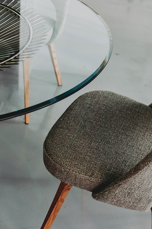 Journal: Knoll International - Conference Chair & Platner Table