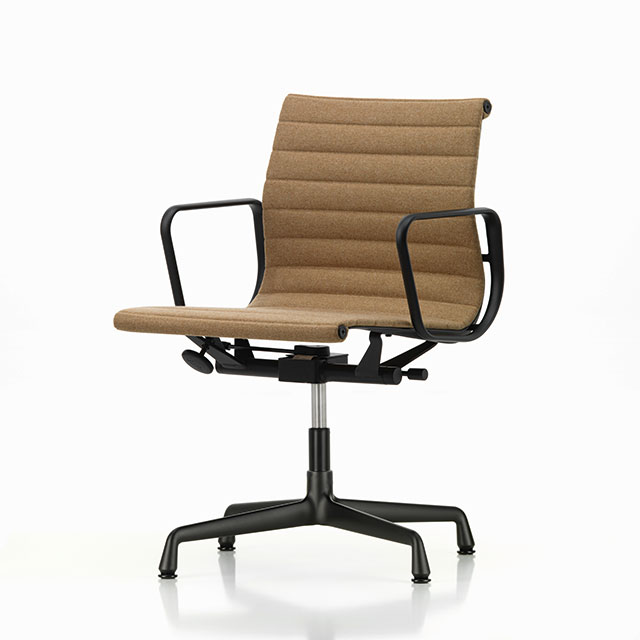 Eames Aluminium Group EA 132 Chair