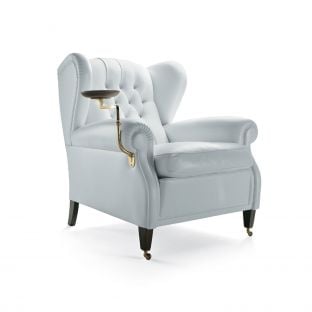 1919 Wingchair with Plate from Poltrona Frau - Aram Store