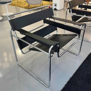 Ex Display Pair of 2 Wassily Lounge Chairs by Knoll International - ARAM Store