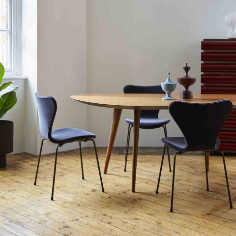 Series 7 Chair - Velvet Edition - Arne Jacobsen - Fritz Hansen - ARAM Store