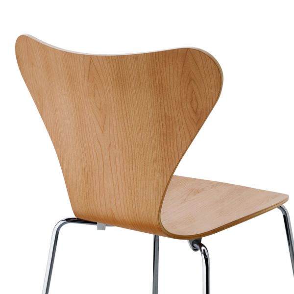 Series 7 chair - Wood Veneer by Arne Jacobsen for Fritz Hansen - Aram